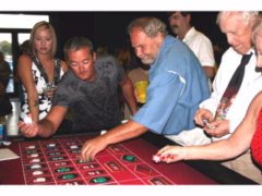 how much do poker dealers make